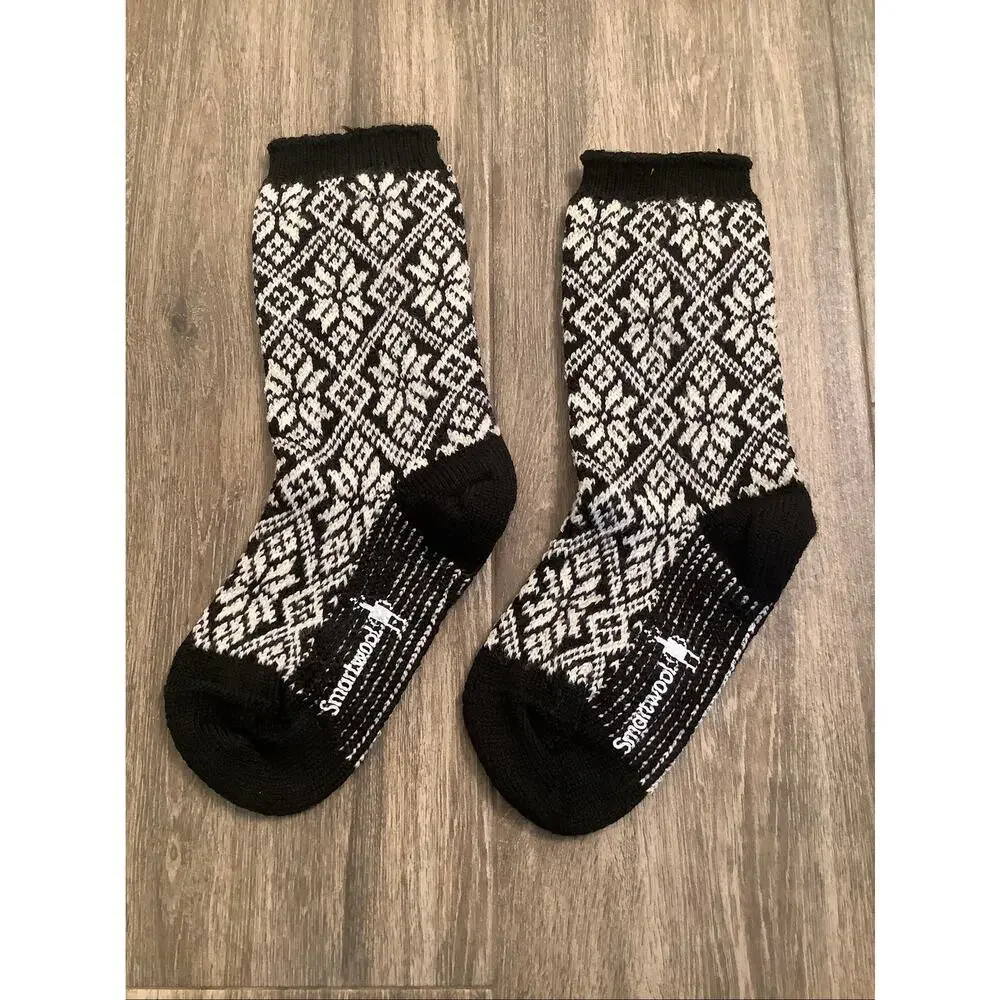 SmartWool Kids Medium Black Everyday Cozy Traditional Snowflake Crew Socks R8-10